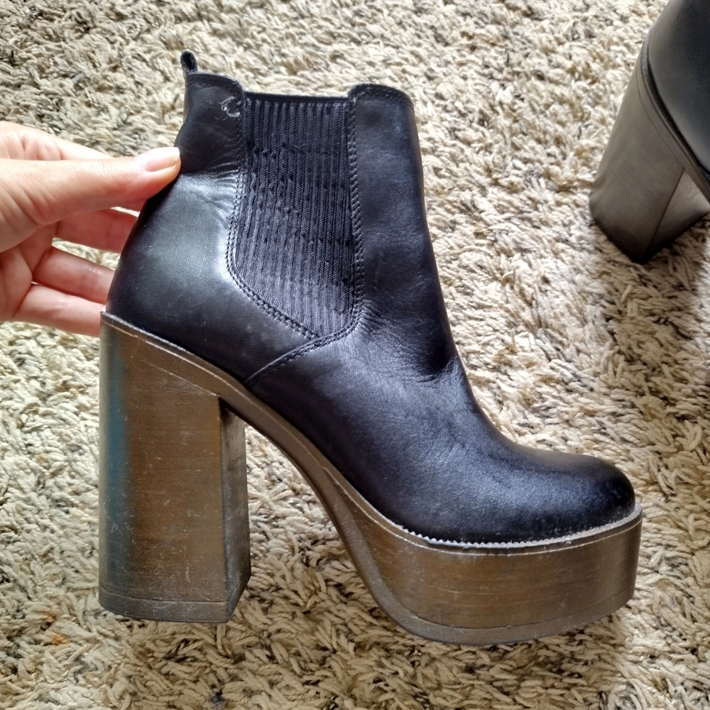 Steve Madden Black Leather Platform Ankle Boots with Brown Wood-Look Heel - Picture 4 of 9